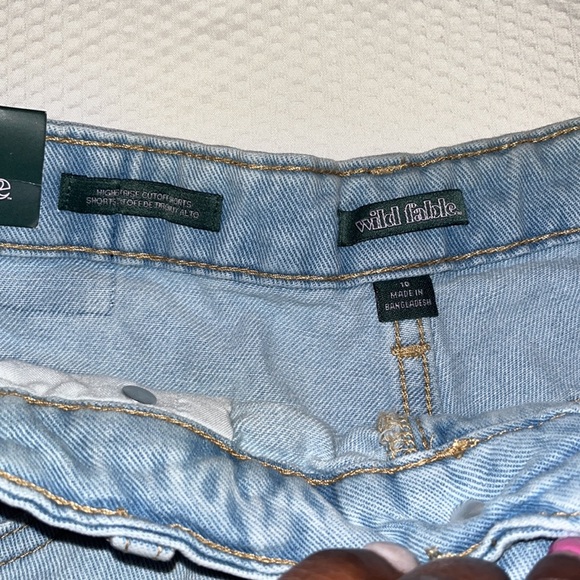 NWT WILD FABLE HIGHEST RISE CUTOFF SHORTS DENIM SIZE 10/30 - Picture 3 of 5